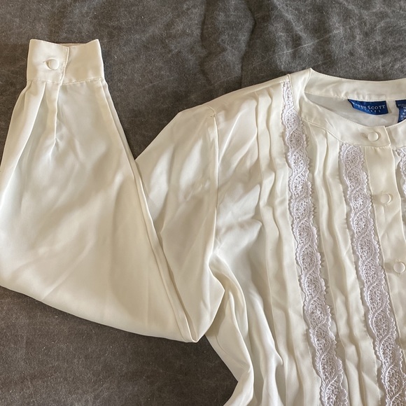 Vintage 80’s Kendra Scott cream blouse feminine bohemian cottagecore - Picture 2 of 9